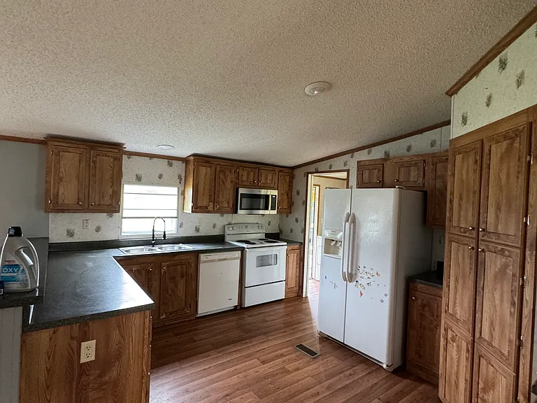 2037 County Road 112 — Photo 18