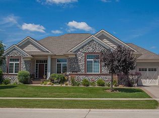3250 Newcastle Rd, Marion, IA 52302