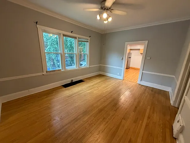 1901 W Belle Plaine Ave #1F — Photo 5