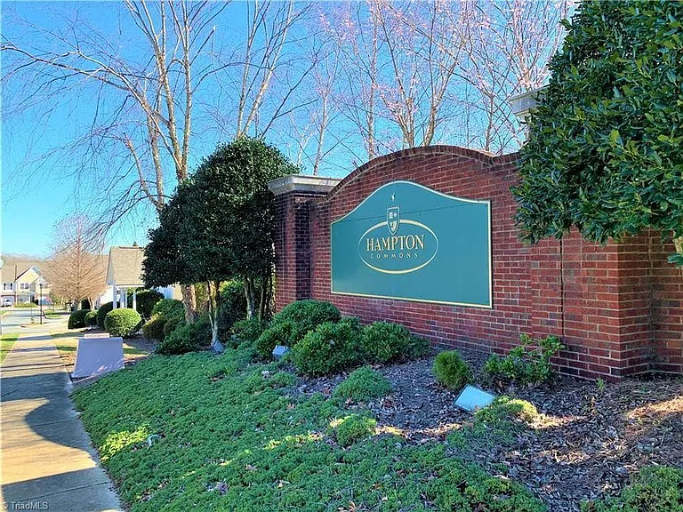 435 Luzelle Dr #435 — Photo 24