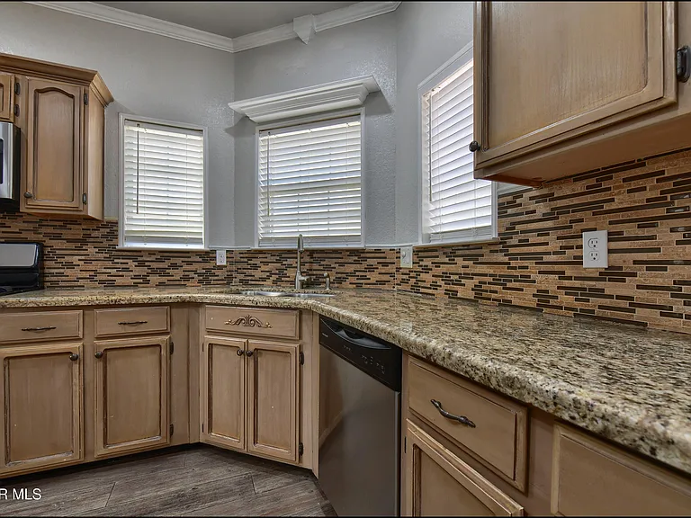 1909 Polly Harris Dr — Photo 16