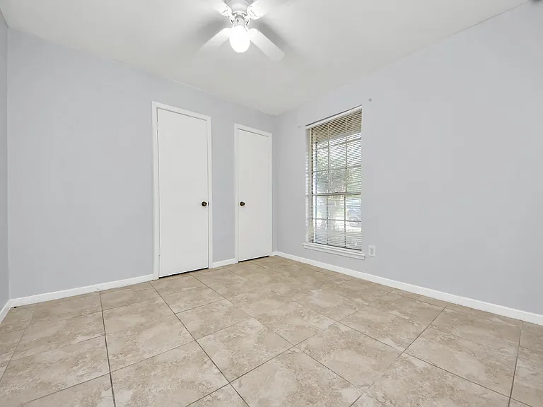 3806 Charriton Dr — Photo 14