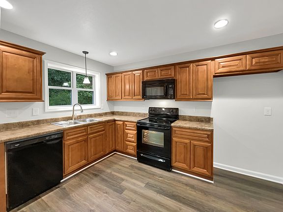 5th image of 1318 Whitt Ln