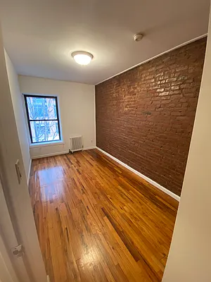 Rented by Peter R. Hungerford, LREB | media 27