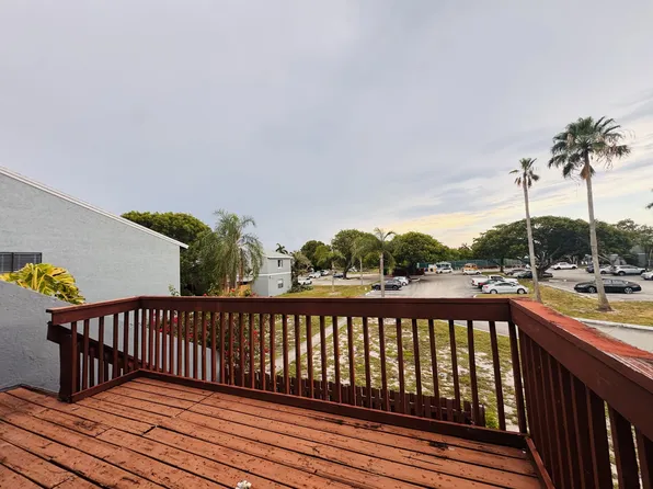 7 Crossings Cir, Boynton Beach, FL 33435