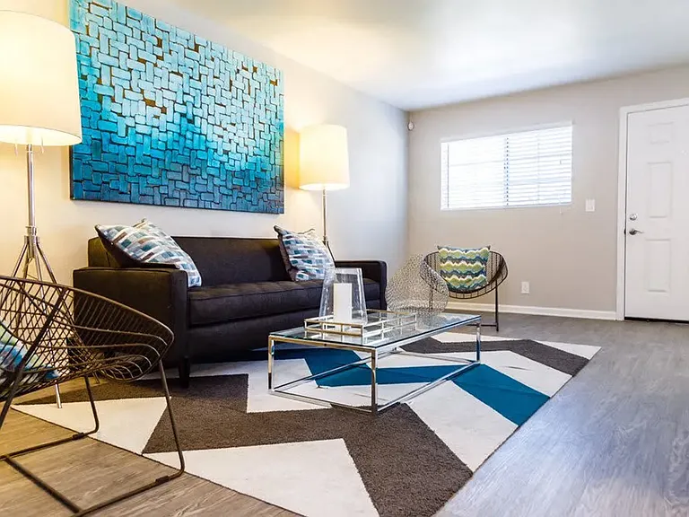 Sierra Canyon Apartments — Photo 6