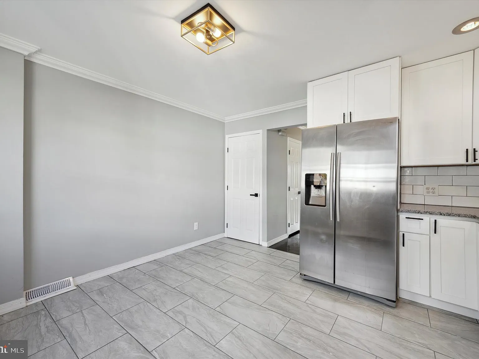 3 bed, 1.5 bath, 1307 sqft, $2,595 — Photo 4