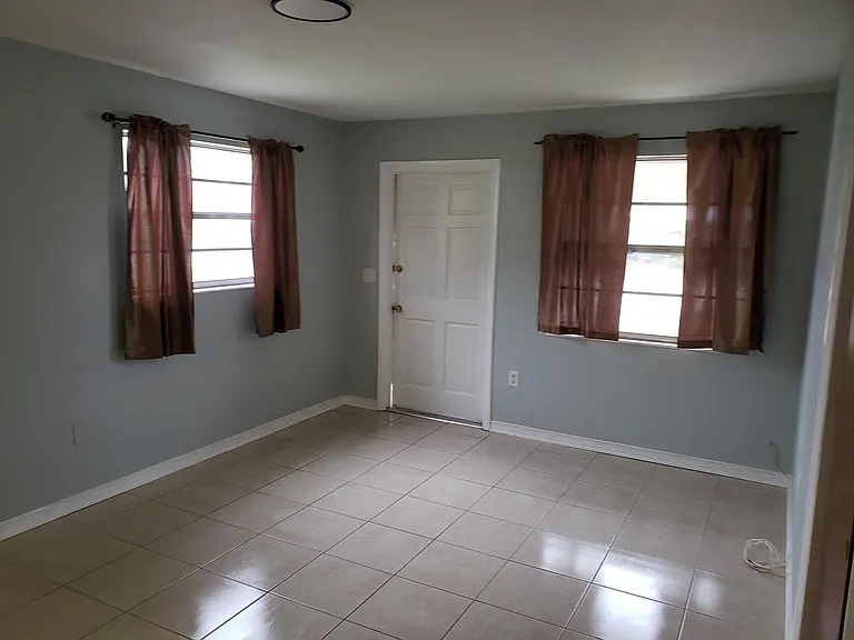 405 NW 11th Ave — Photo 7