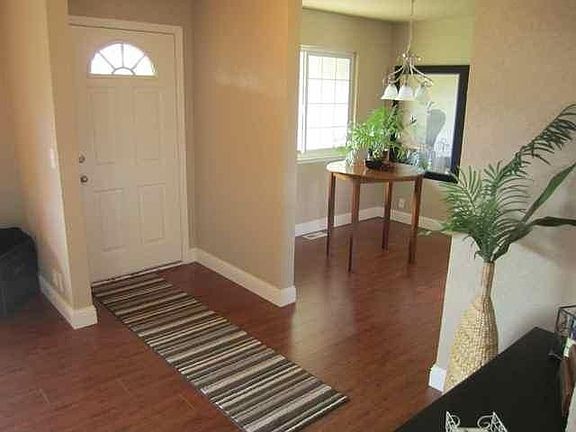 3rd image of 1727 Tanglewood Ln
