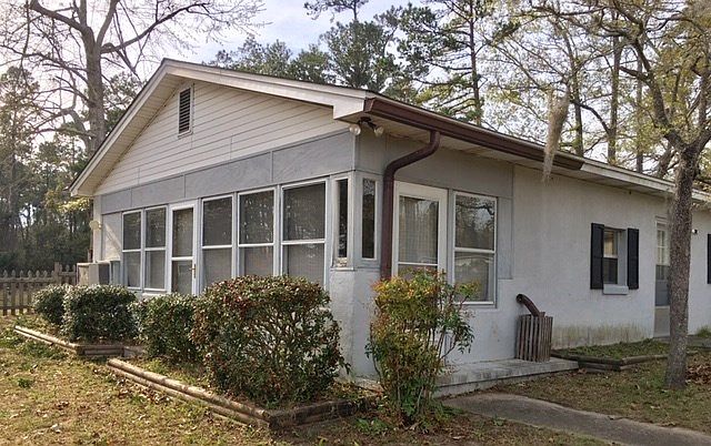2nd image of 1126 Bayview Dr