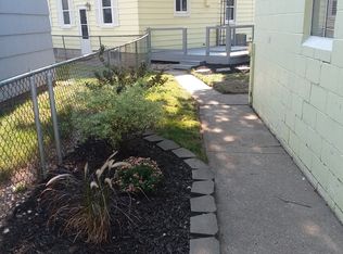 2549 Cawdor Rd, Oregon, OH 43616