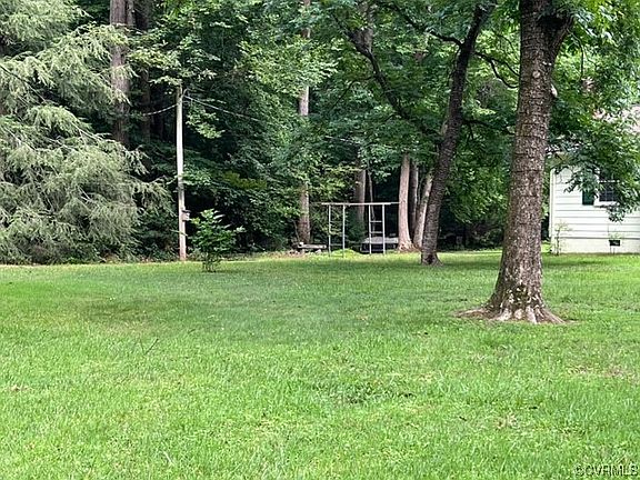 3rd image of 2421 NE Branchwood Dr