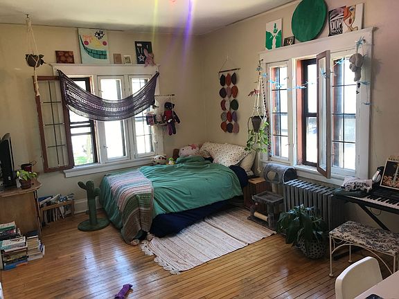 2nd image of 3475-83 N Oakland Ave #2