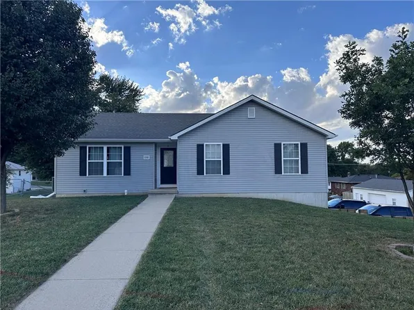 3202 34th Ter, Saint Joseph, MO 64503