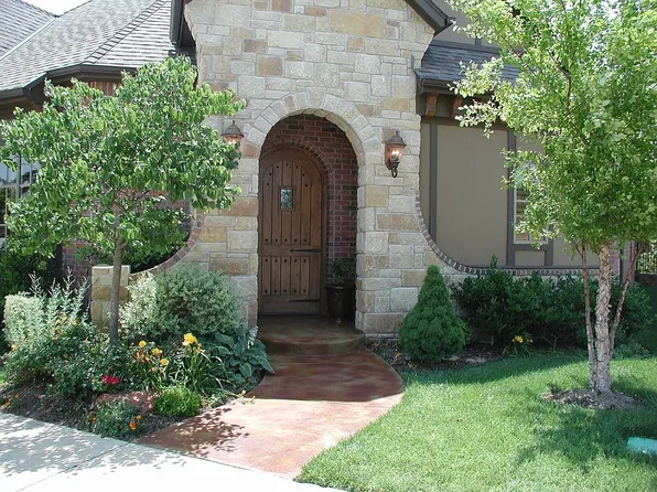 1120 Villas Creek Dr, Edmond, OK 73003