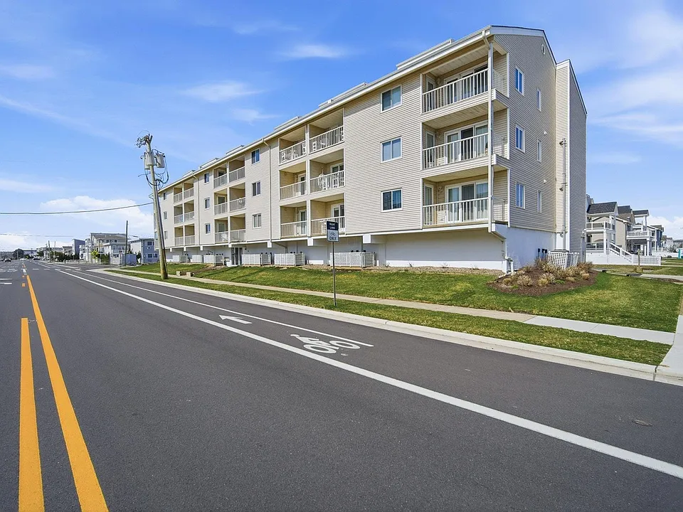 501 E Brigantine Ave #307