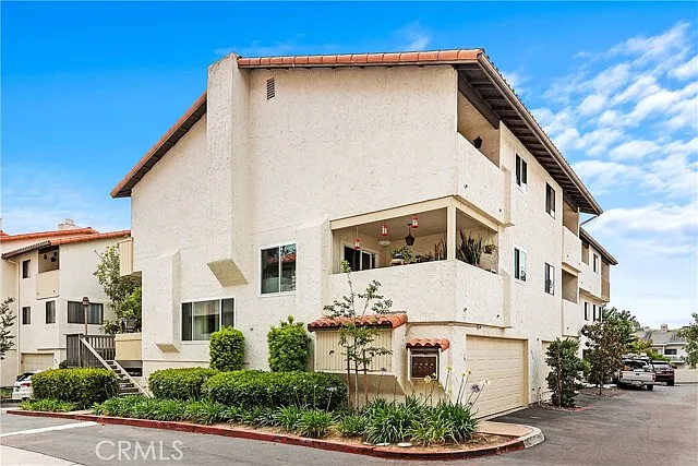 2 bed, 1600 sqft, $5,100 — Photo 1