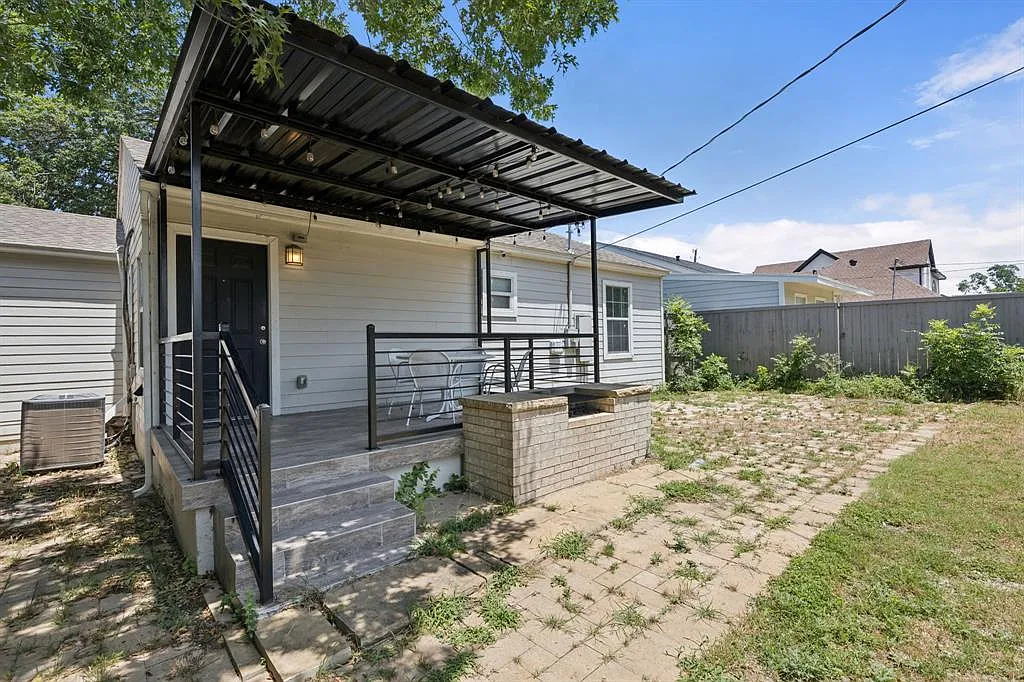 3 bed, 1224 sqft, $2,300 — Photo 3