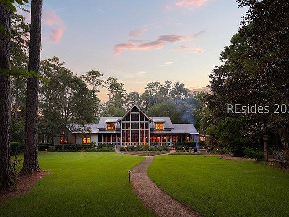 3rd image of 11 Headwaters Rd
