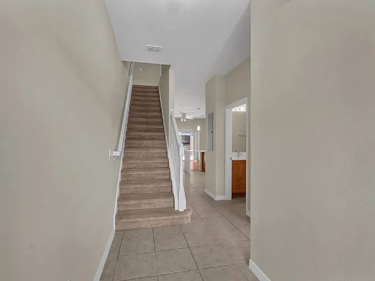 1413 Retreat Cir — Photo 13