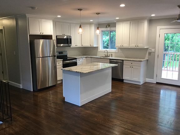 2nd image of 277 Peconic Ave