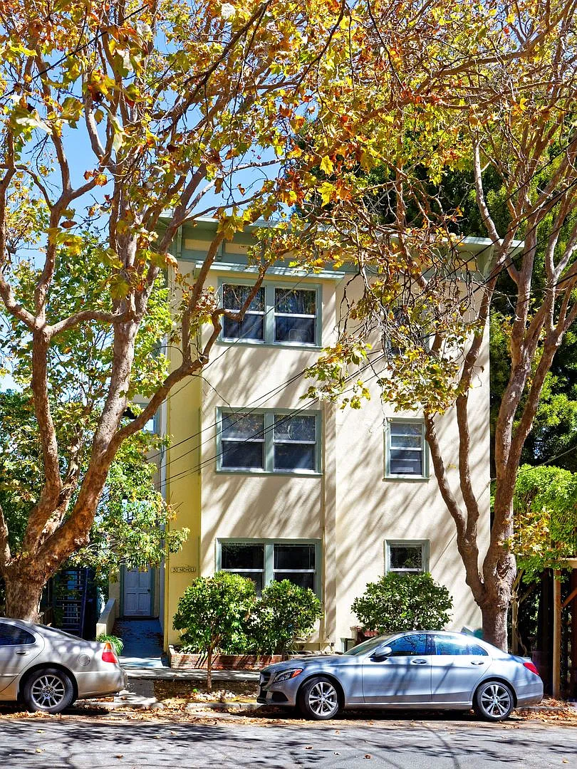30 Nicholl Avenue — Photo 2