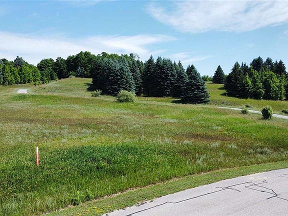 3rd image of 28 White Tail Dr