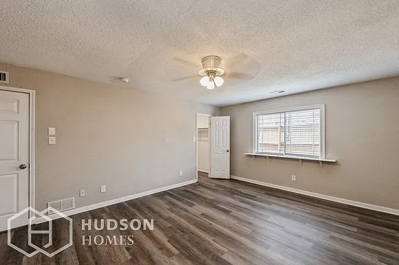 8609 Kensington Dr — Photo 18