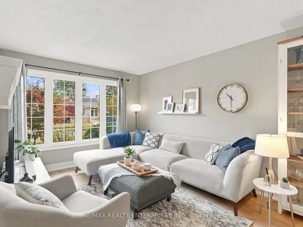 188 Summerfield Dr, Oakville, ON L6L 5N8