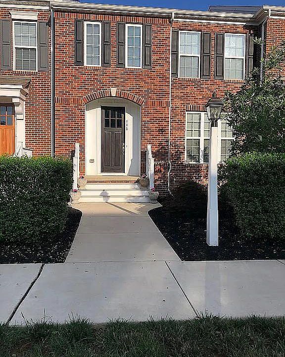 1st image of 413 Old Farm Ln