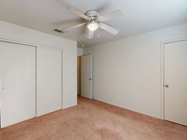 1603 Inca Dr #B — Photo 2