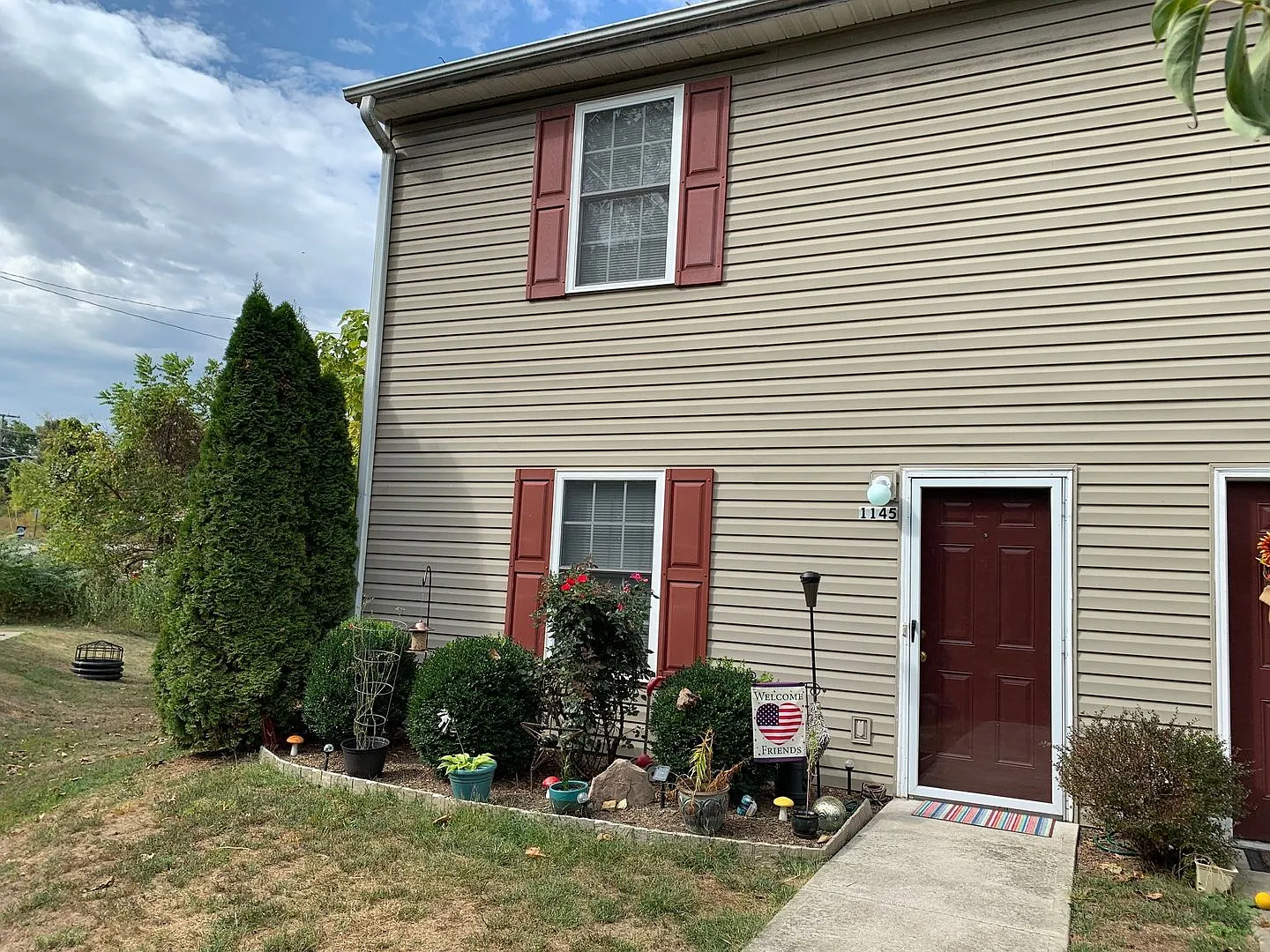 2 Bedroom 2.5 Bath Townhouse — Photo 3
