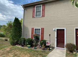 1115 College St NW, Christiansburg, VA 24073