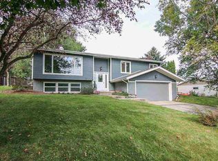 4667 Stone Wood Dr, Middleton, WI 53562