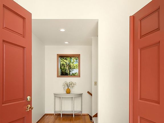 3rd image of 7913 127th Avenue SE