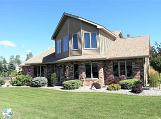 5 Beacon Ln, Superior, WI 54880