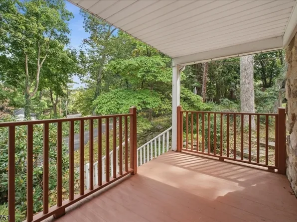 42 Fayson Lake Rd, Kinnelon Boro, NJ 07405