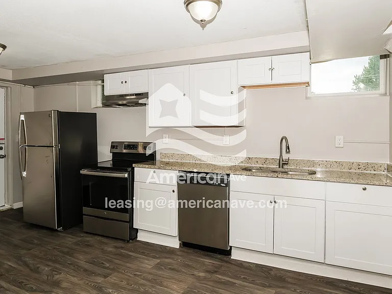 662329_005_kitchen_5.jpg
