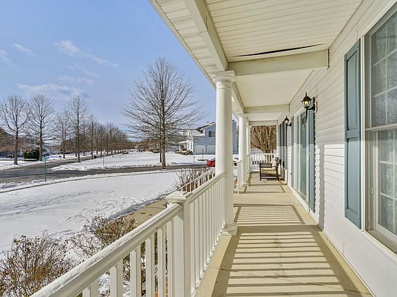 5th image of 15 Bergen Dr