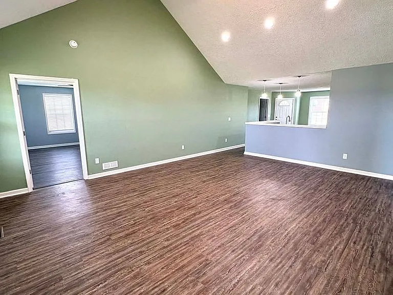 5894 Stovall Rd — Photo 2