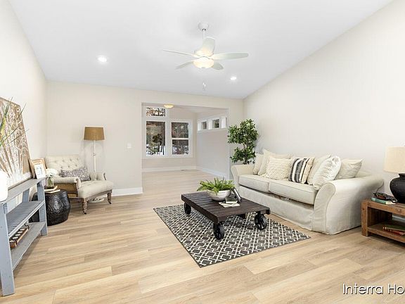 4th image of 15711 Hawley Dr #28