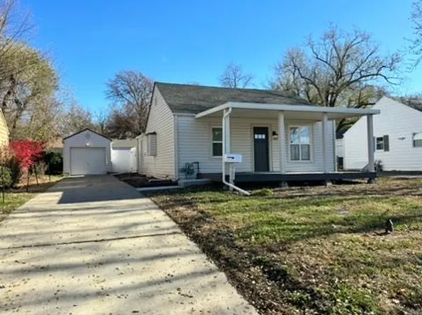 732 S Cherry St, Gardner, KS 66061