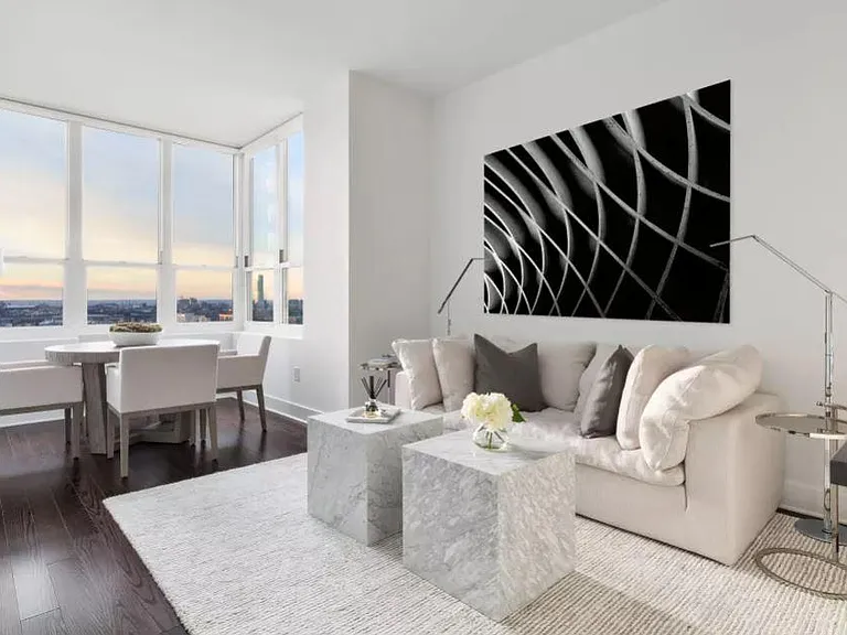 65 Bay Street Apartments — Photo 1