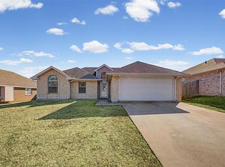 224 California Dr, Glenn Heights, TX 75154