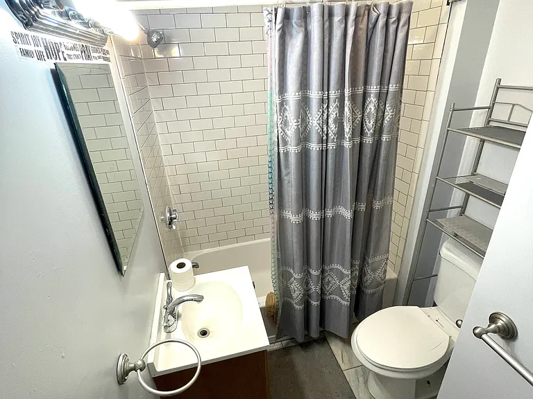 7 Greenmount St #2L — Photo 6