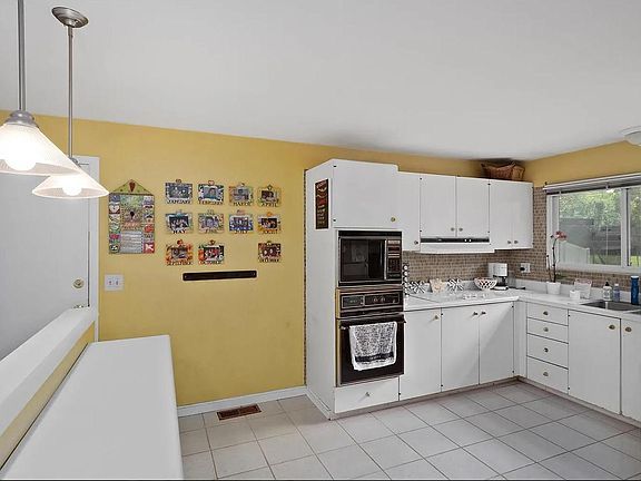 4th image of 494 Trailwood Dr
