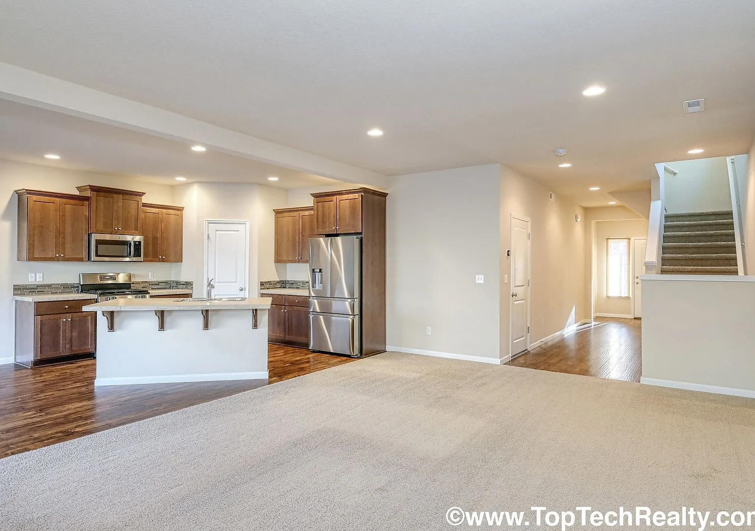 Spectacular 4 Bedroom | 2.5 Bathrooms | Plus Bonus Room | Single Family Home Located In North Bet... — Photo 3