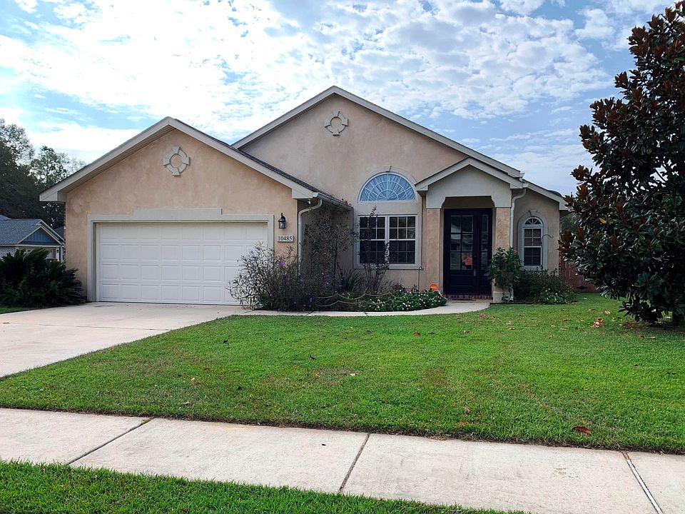 1st image of 10485 Roundhill Dr