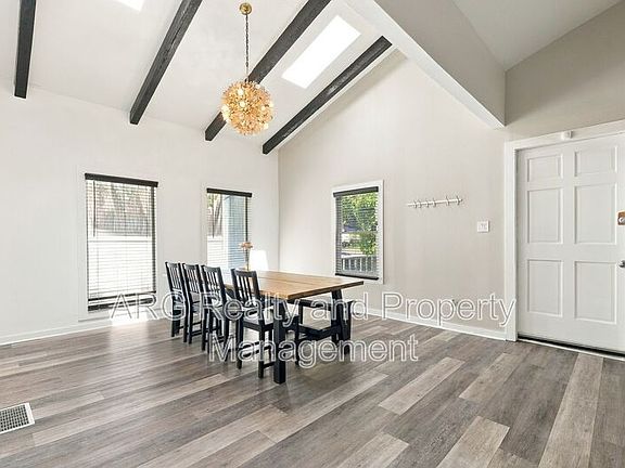 5th image of 1014 Curran St NW