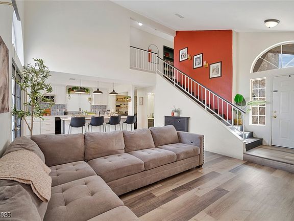 3rd image of 2818 Secret Canyon Rd